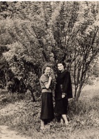 10.В.В.Палагина (справа) и Р.С.Овчинникова..jpg