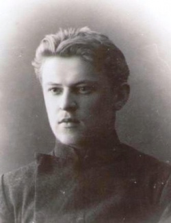 Вит.А. Хахлов пред поступлением в Московский Императорский университет (1909).jpg
