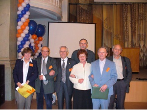 С участниками Российской национальной конференции по теплообмену (РНКТ) (Москва, 2002).jpg